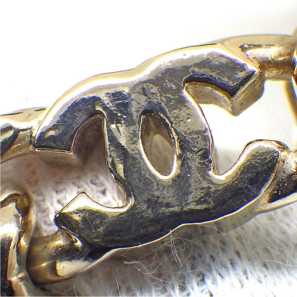 CHANEL 2022 Enamel CC Choker Necklace - Picture 7 of 10